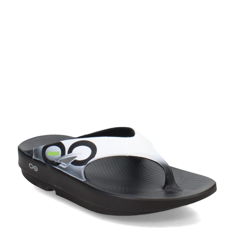 1001 BLACK CLOU Unisex Oofos Ooriginal Sandal Black White 87f6dfd4 9ba5 44a7 9c51 c2fc94d0e0b8