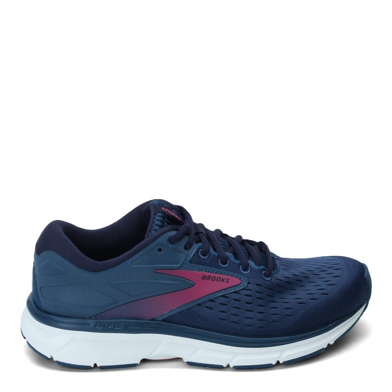 120312 1 B 490 Womens Brooks Dyad 11 Running Shoe Navy 1