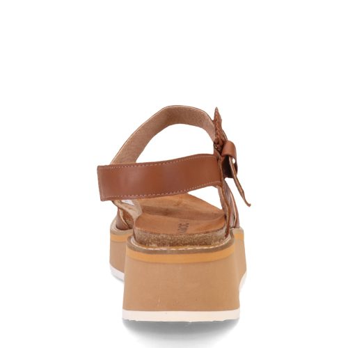 124100 EBA Womens Naot Crepe Sandal Caramel 4