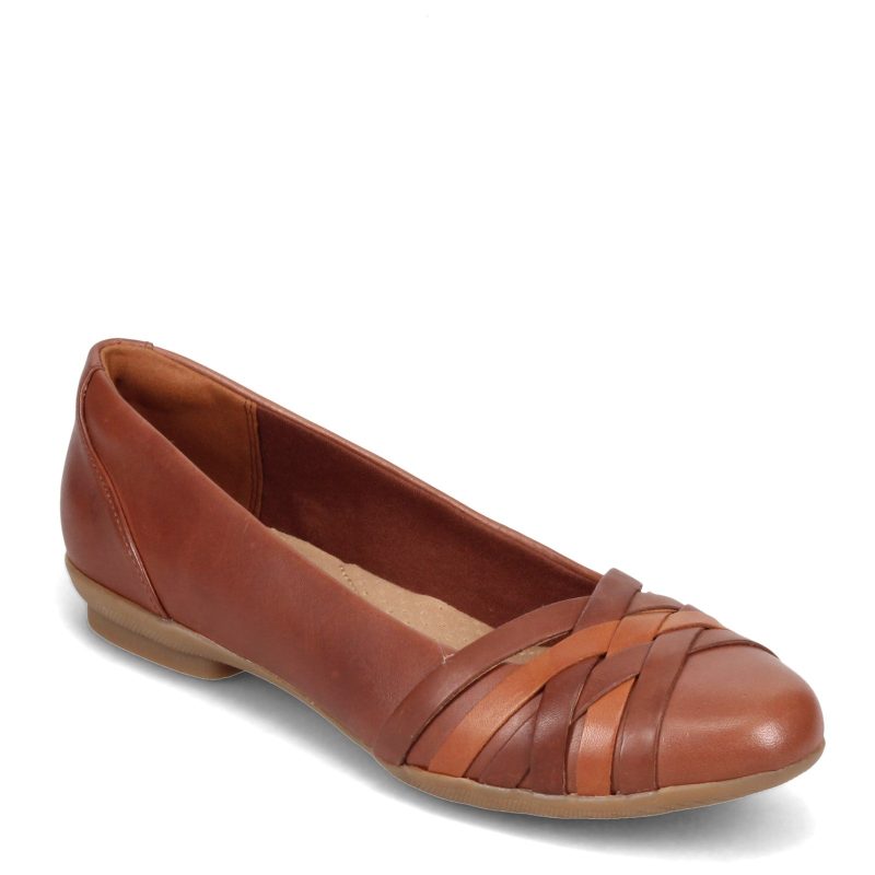 26157760 Womens Clarks Sara Clover Flat Mahogany