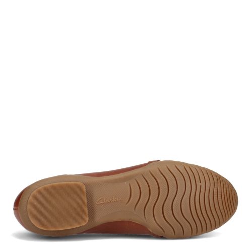 26157760 Womens Clarks Sara Clover Flat Mahogany 6