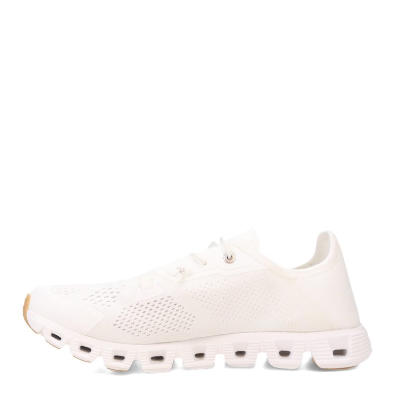 3WD10541743 Womens On Running Cloud 5 Coast Sneaker Undyed White 3