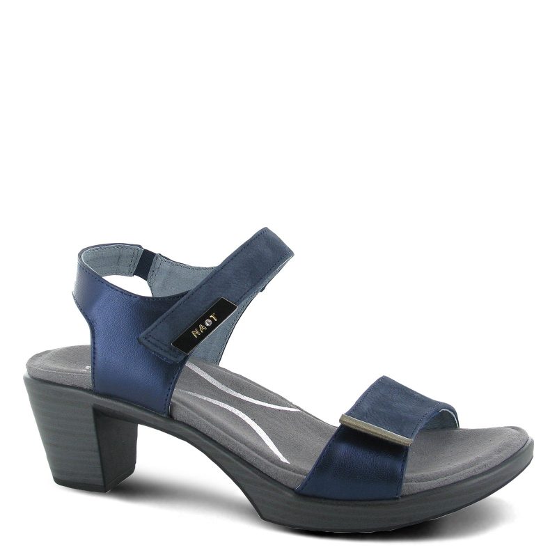 44107 Pbp Womens Naot Intact Mid Heel Sandal Navy