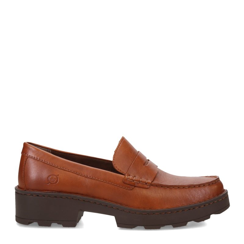 BR0041706 Womens Born Carrera Loafer Brown 1