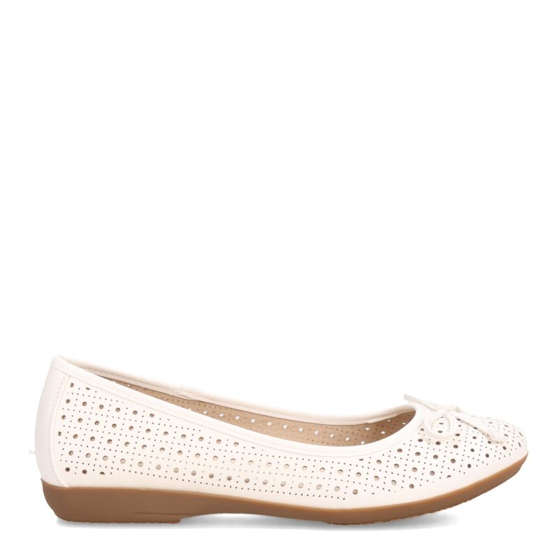 C31479 166 Womens Cliffs By White Mountain Cheryl Flat White 1