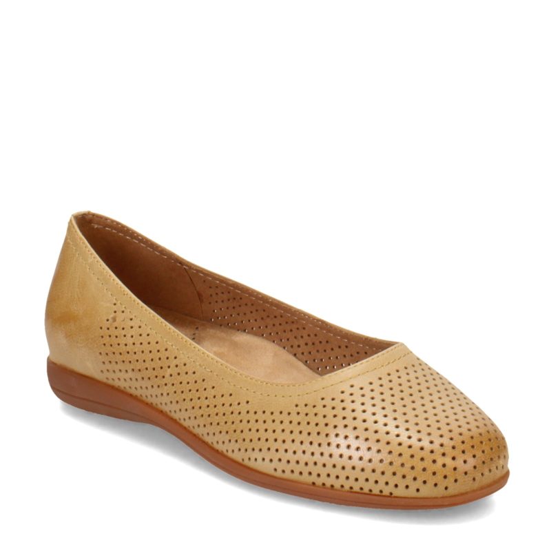 T1904299 Womens Trotters Darcey Flat Tan Perf