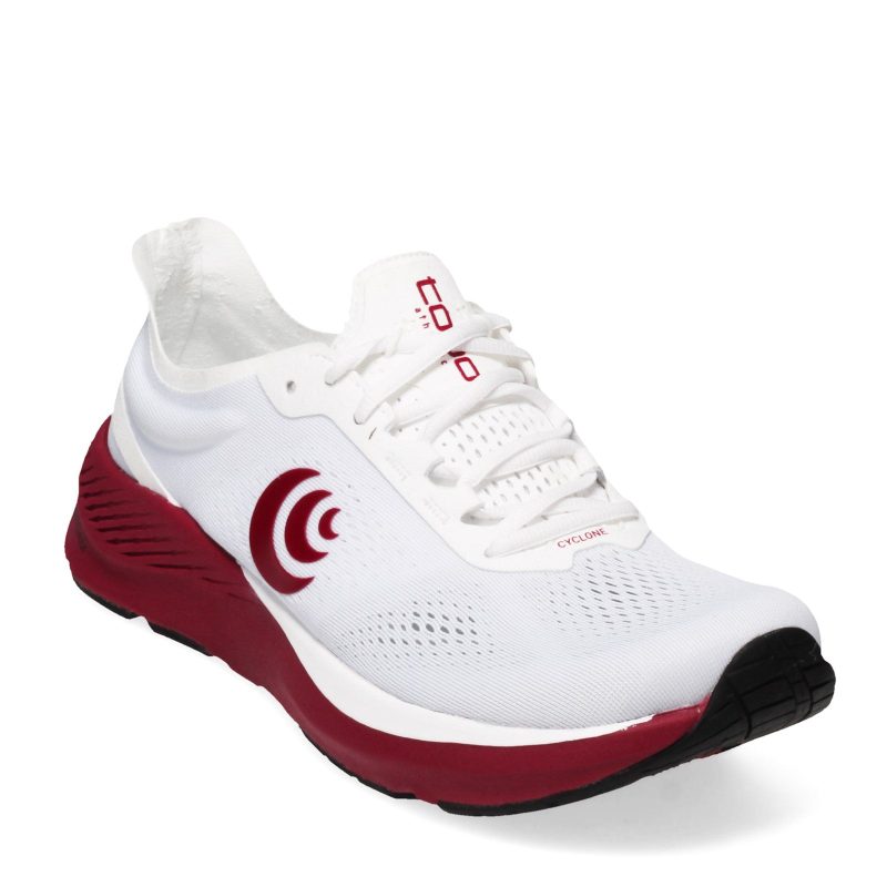 W045 Ws Womens Topo Cyclone Running Shoe White Sangria