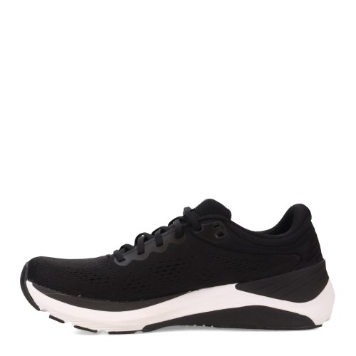 W056 BW Womens Topo Ultrafly 4 Running Shoe Black White 3